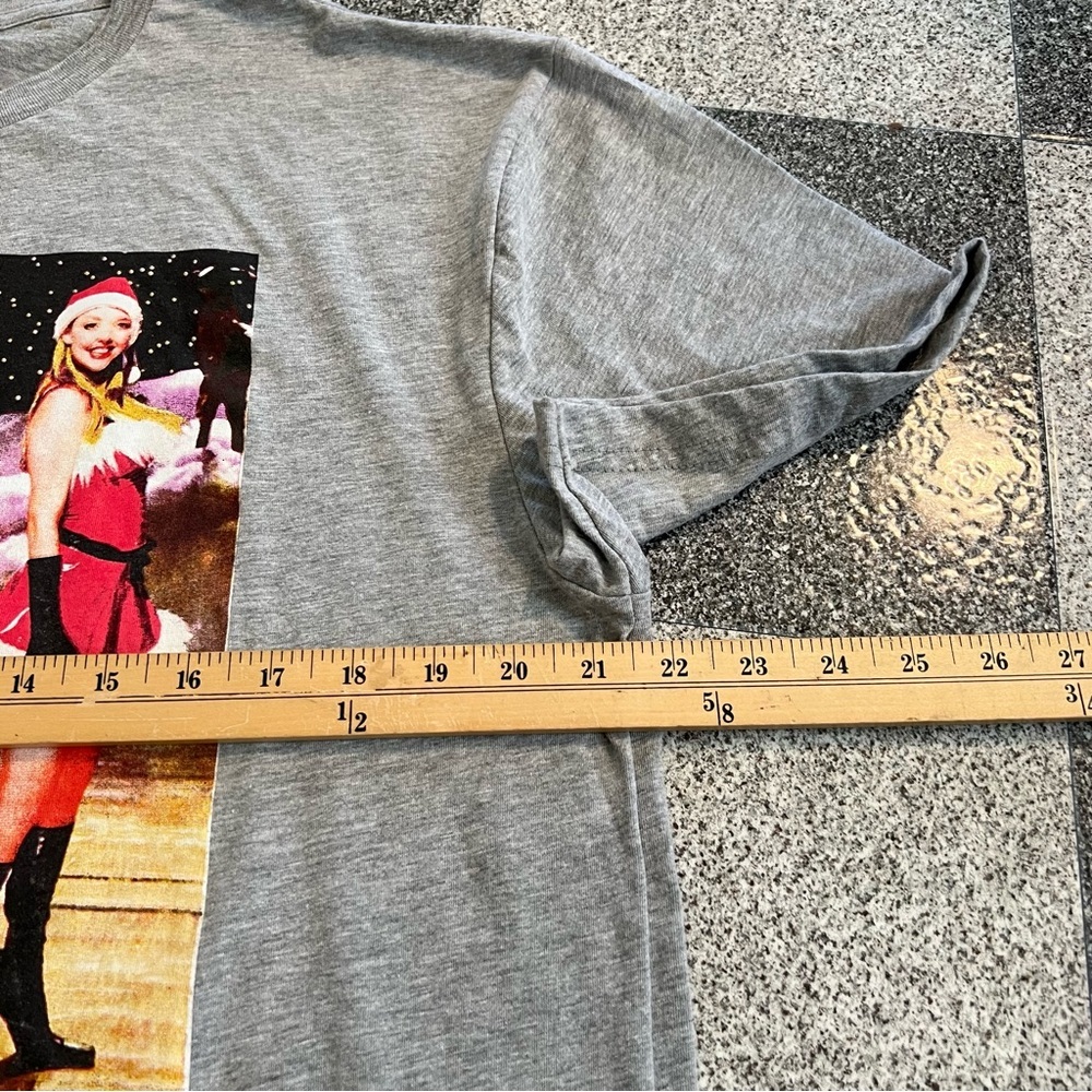 NWT Mean Girls 'Christmas Is So Fetch' Gray Graphic Short-Sleeve Tee- XL - Picture 3 of 6